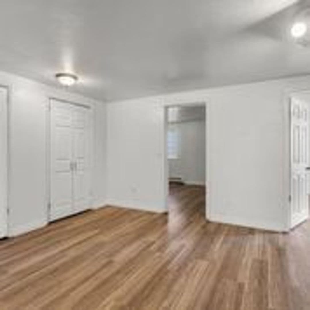 Spokane Apartment: 1907 W Broadway Ave