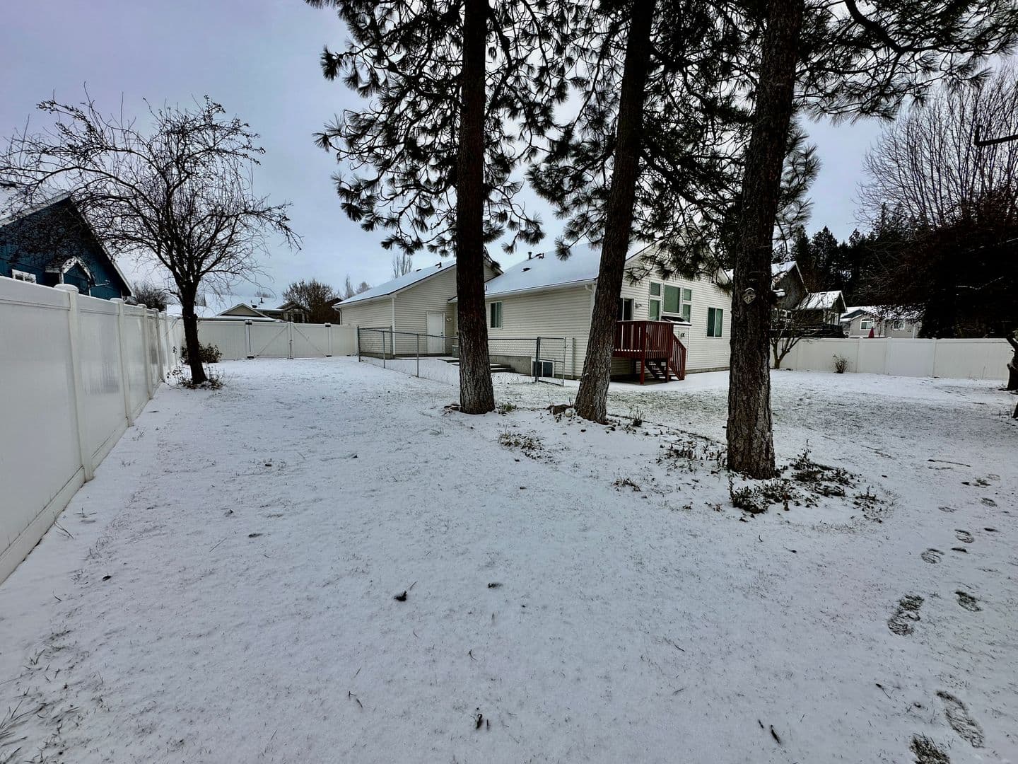 Mead House: 15207 Bonnett St