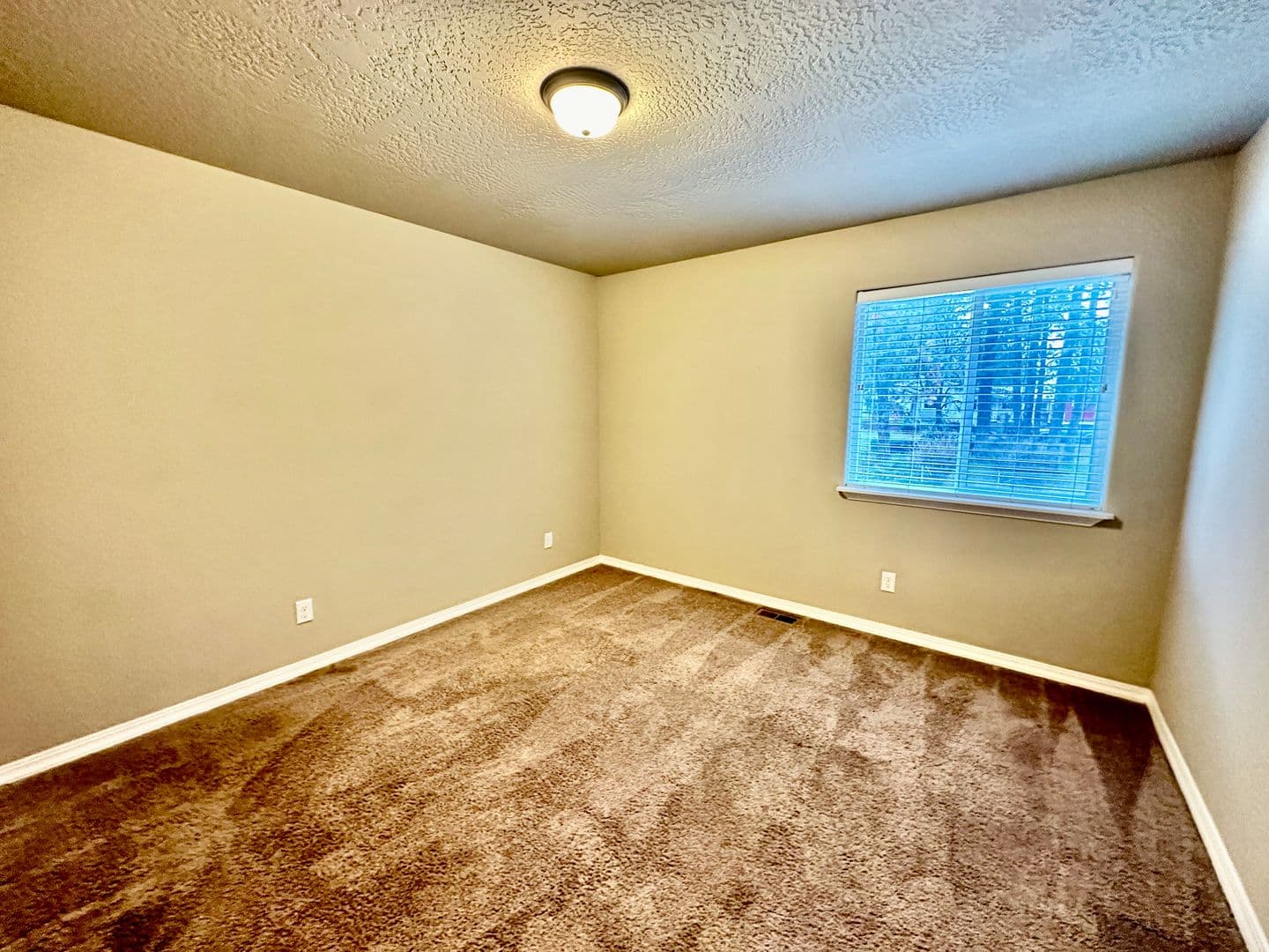 Spokane House: 9125 W Pirates Ct