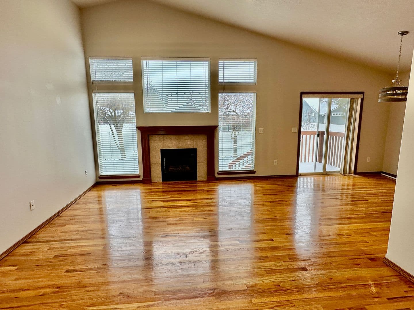 Mead House: 15207 Bonnett St
