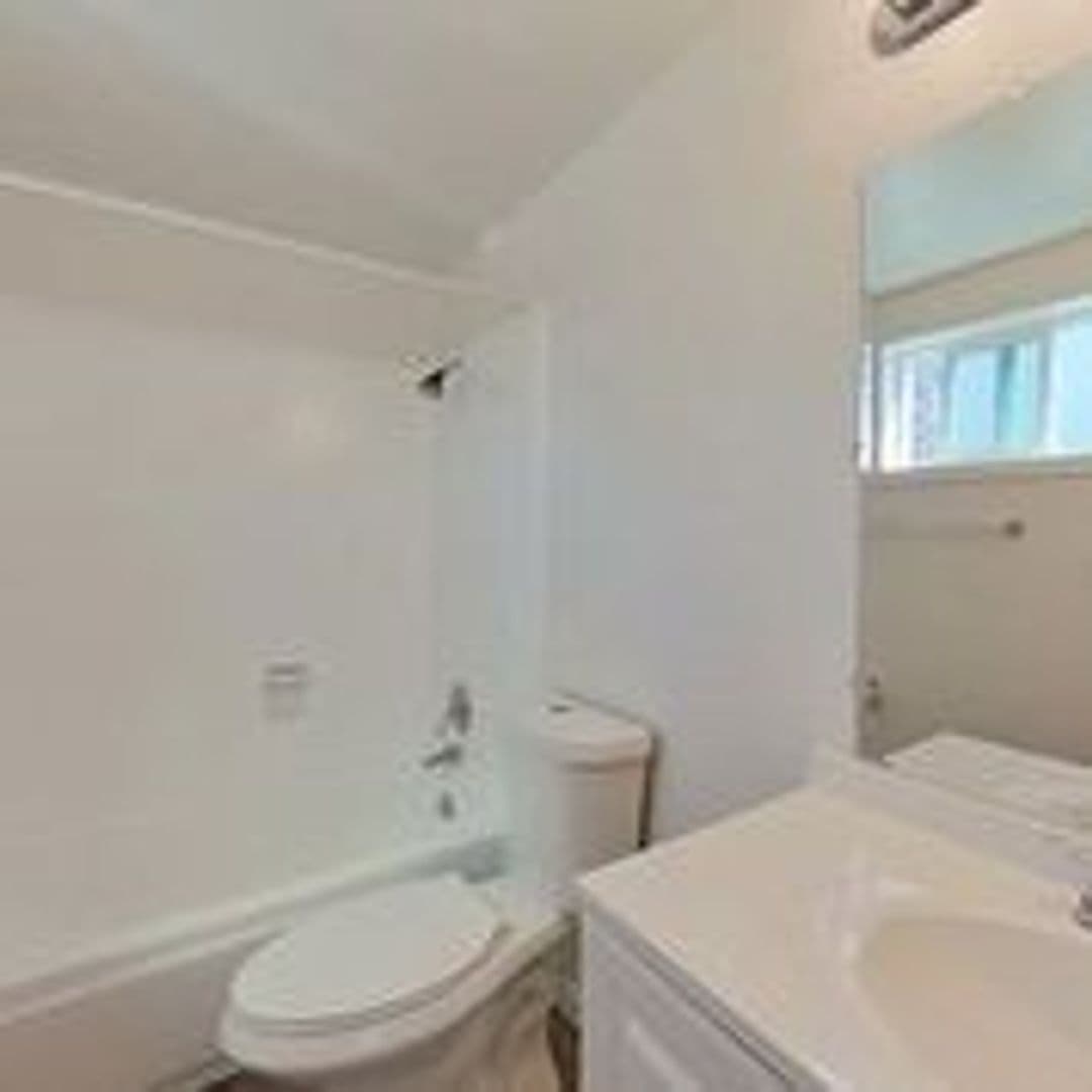 Spokane Apartment: 1907 W Broadway Ave