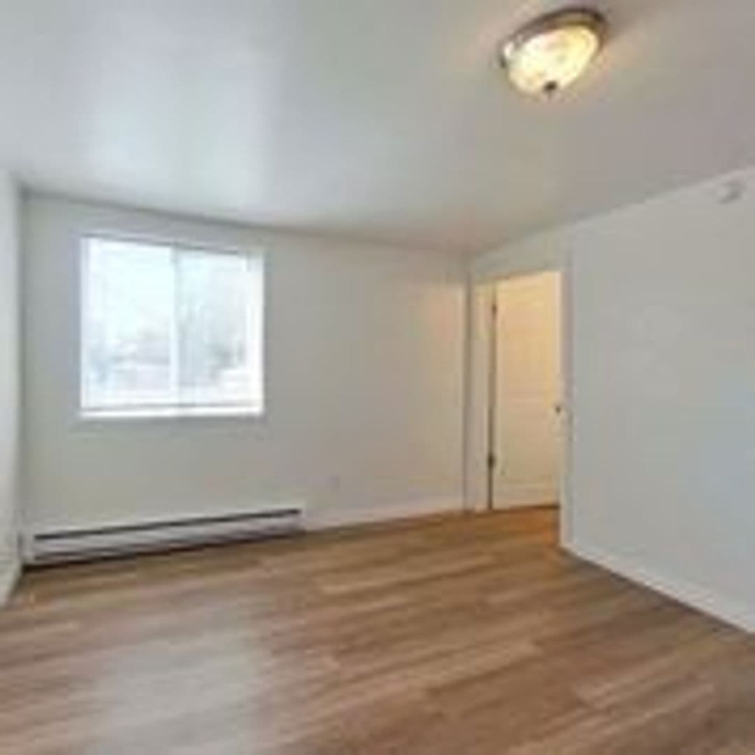 Spokane Apartment: 1907 W Broadway Ave