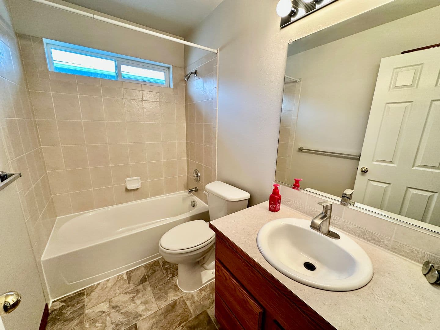 Mead House: 15207 Bonnett St