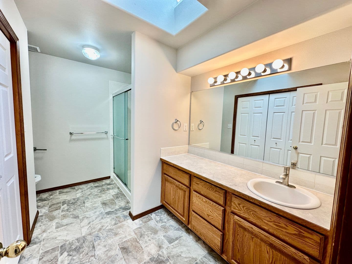 Mead House: 15207 Bonnett St