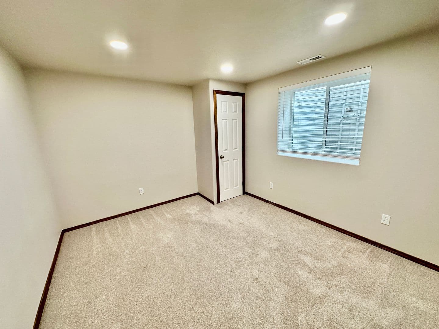 Mead House: 15207 Bonnett St