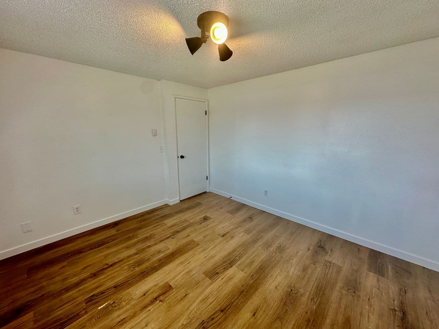 Spokane Apartment: 1036 E Desmet Ave