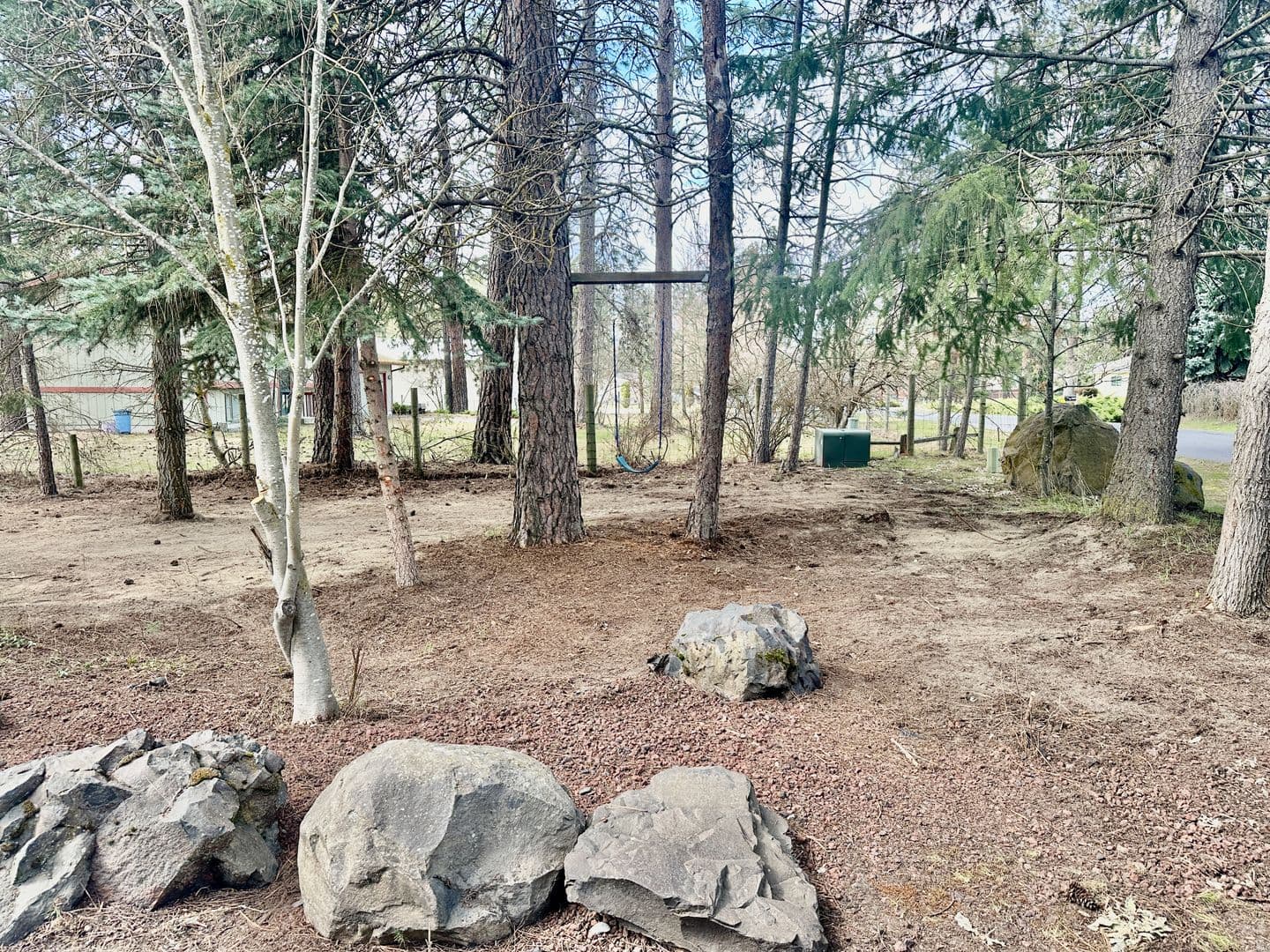 Nine Mile Falls House: 11555 W Tamarac Ln