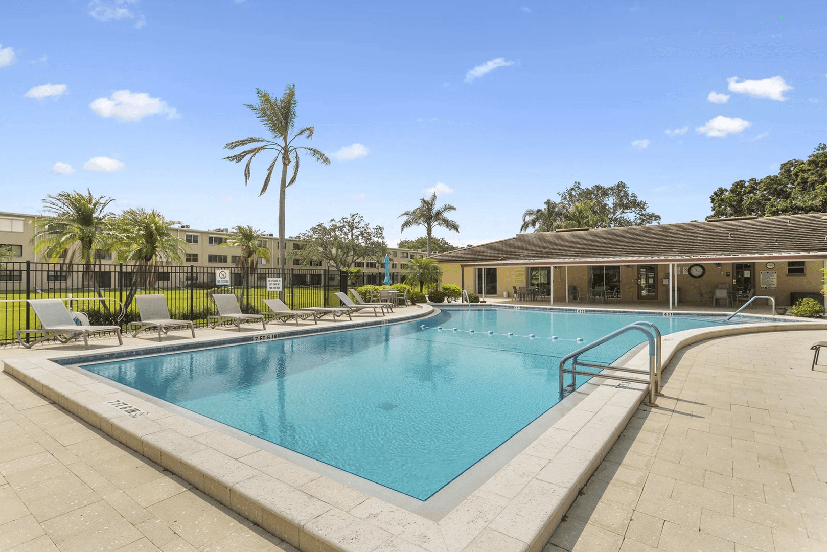 St. Petersburg Condo: 4920 Locust St NE