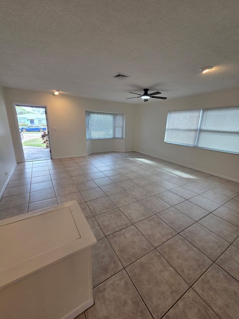 St. Petersburg House: 8076 24th Avenue N.