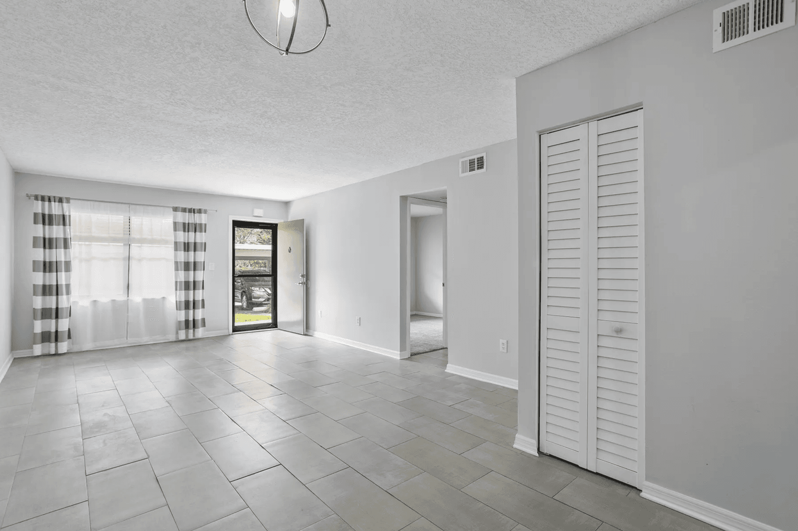 St. Petersburg Condo: 4920 Locust St NE