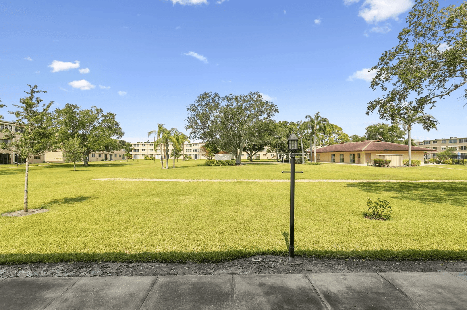 St. Petersburg Condo: 4920 Locust St NE