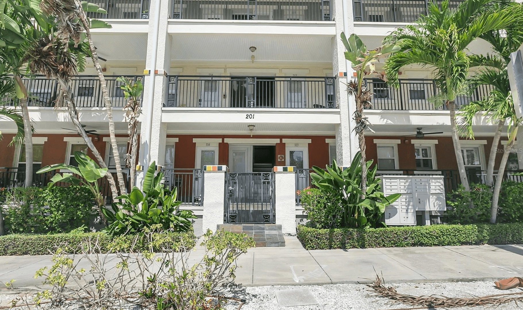 St. Petersburg Condo: 201 6th St. S