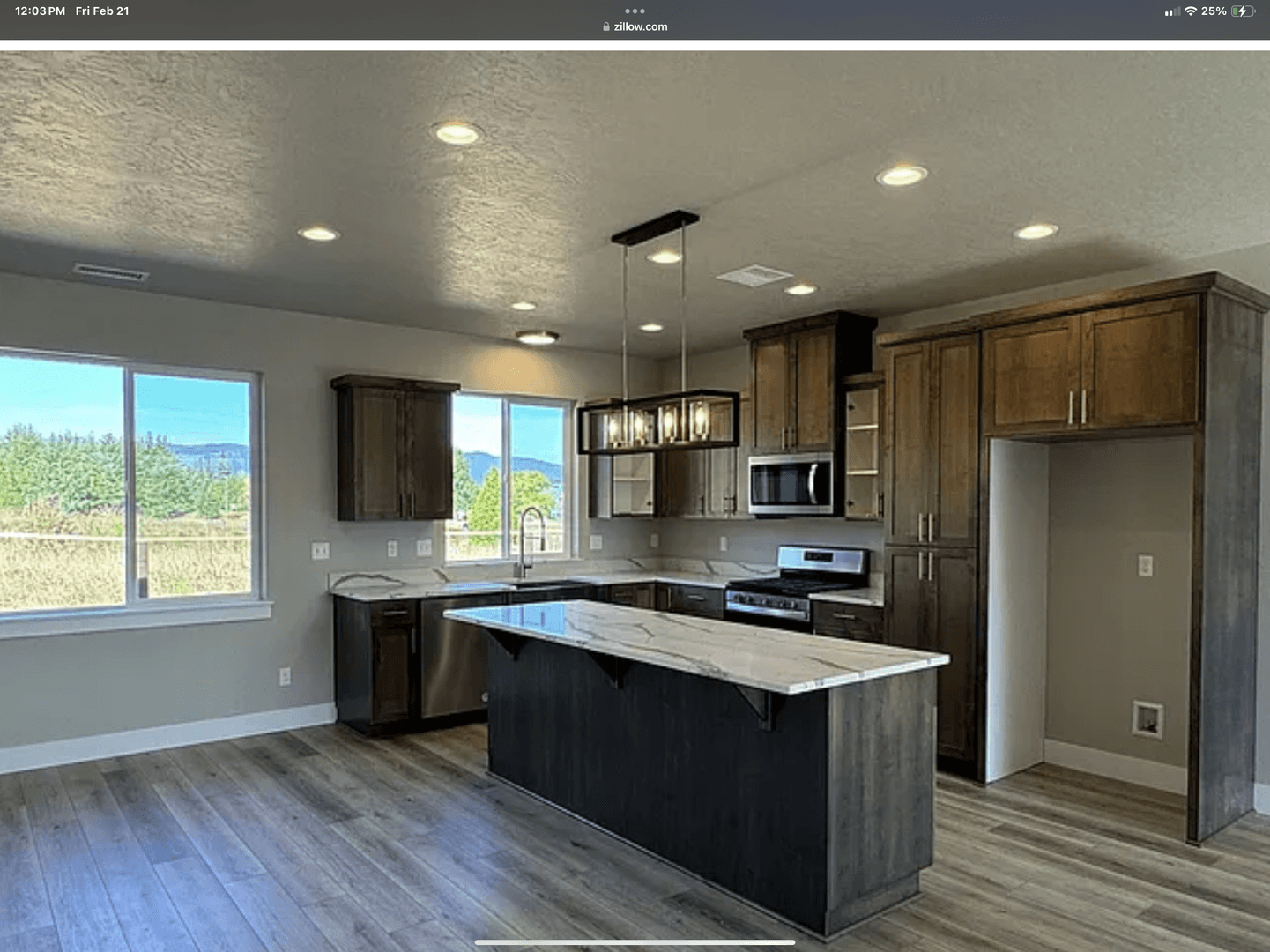 Sutherlin House: 101 Coles Valley Street