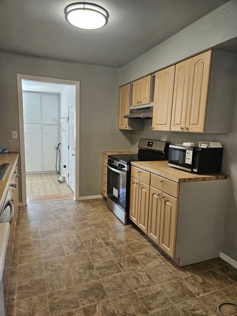 Medford House: 285 Clover Lane