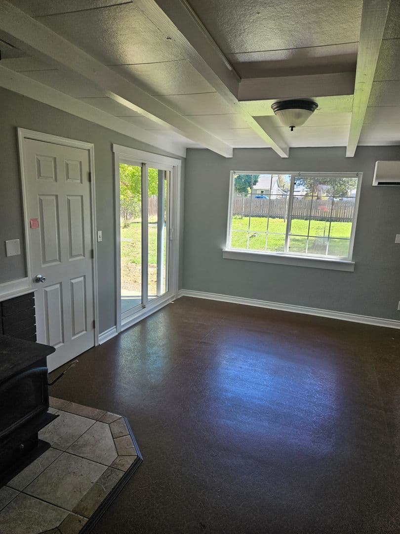 Medford House: 285 Clover Lane
