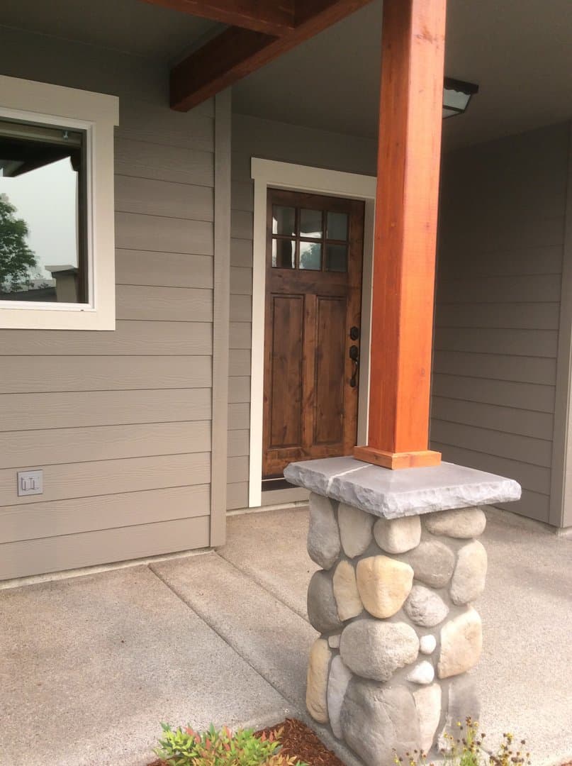 Grants Pass House: 201 SE Briggs Way