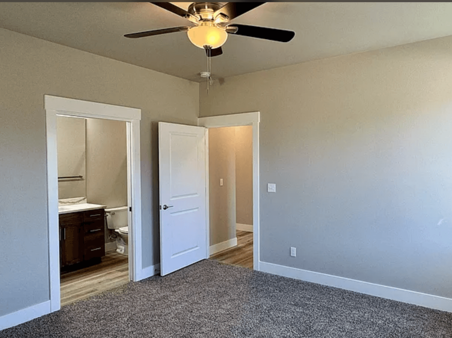 Sutherlin House: 101 Coles Valley Street