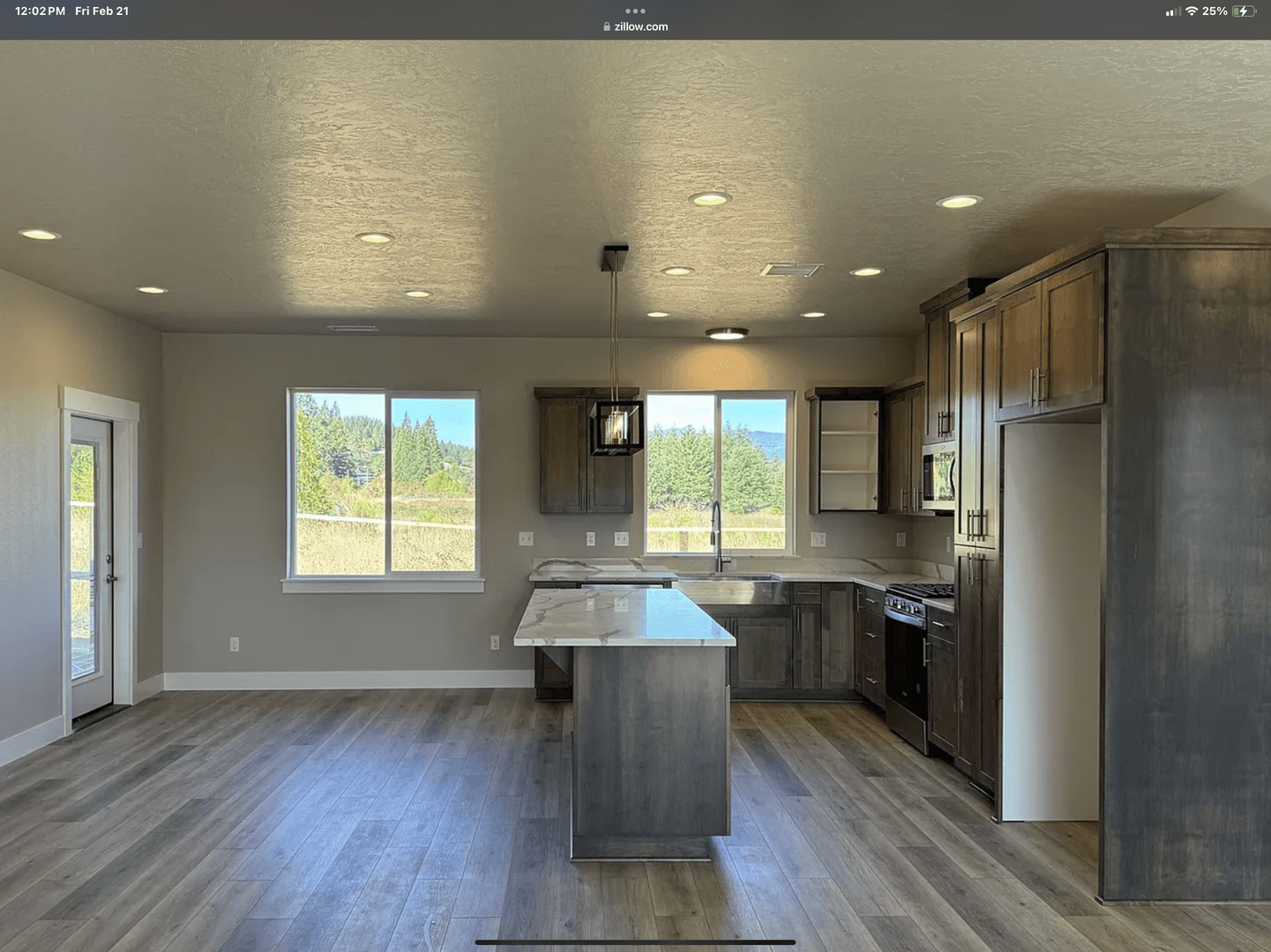 Sutherlin House: 101 Coles Valley Street