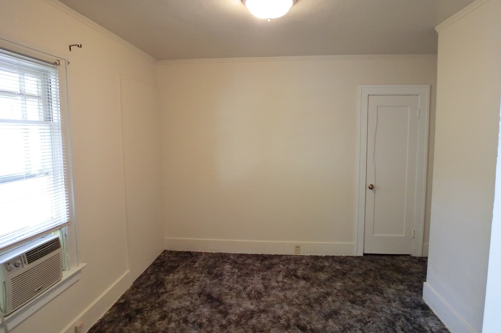 Grants Pass House: 836 #7 NW 6th St