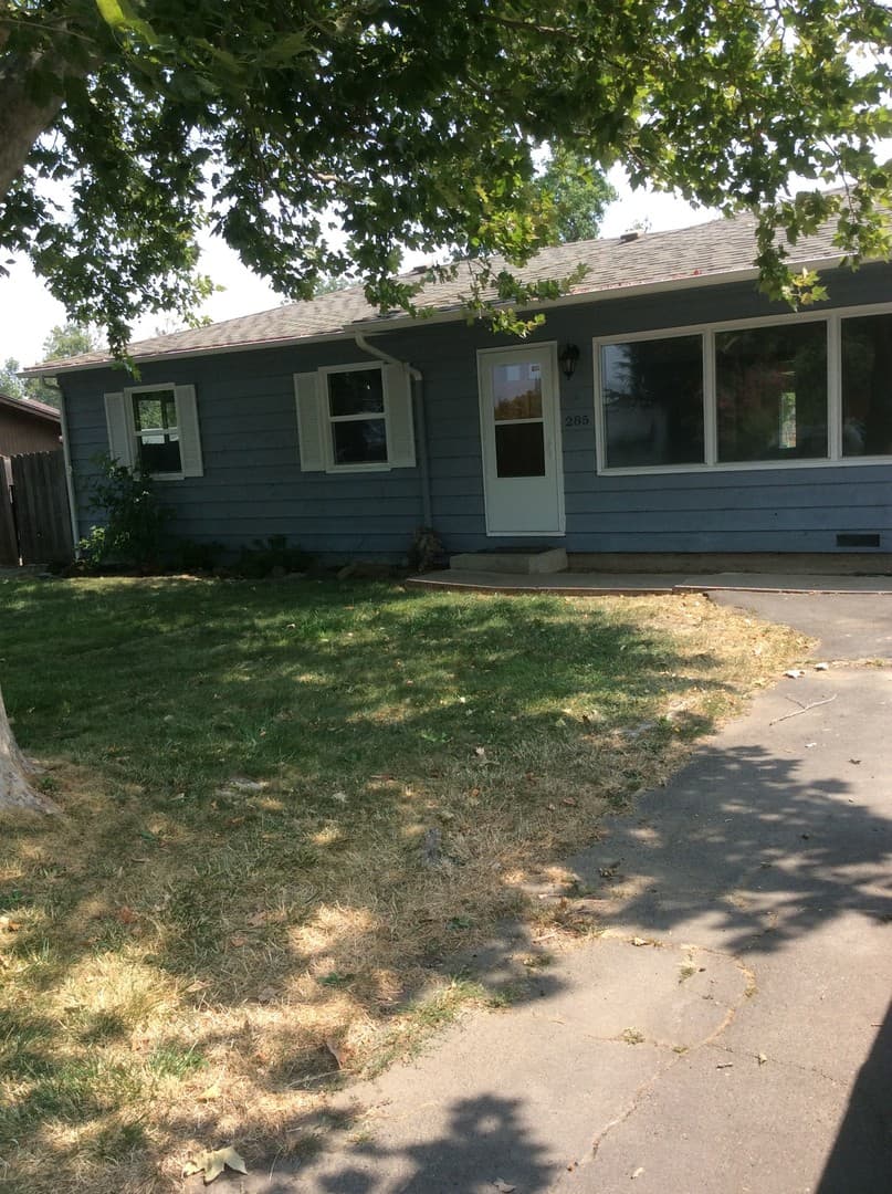 Medford House: 285 Clover Lane