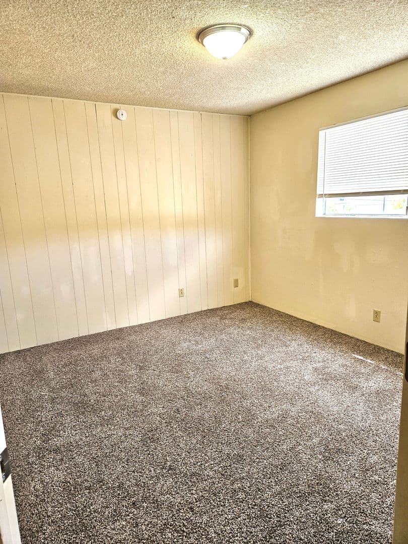 Grants Pass House: 926 #6 NE D St