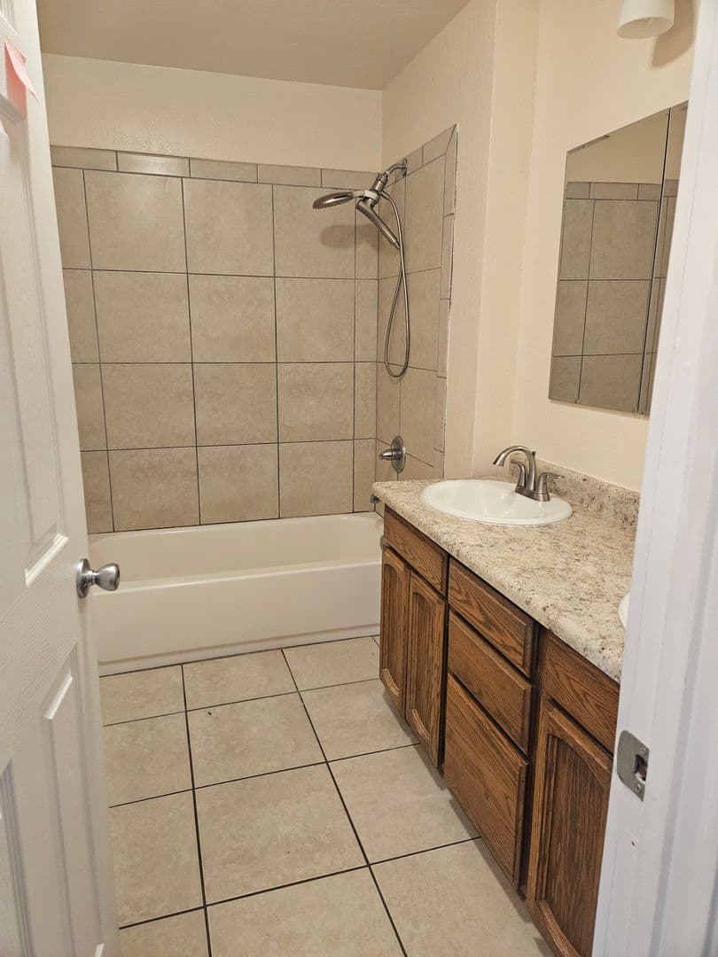 Medford House: 285 Clover Lane