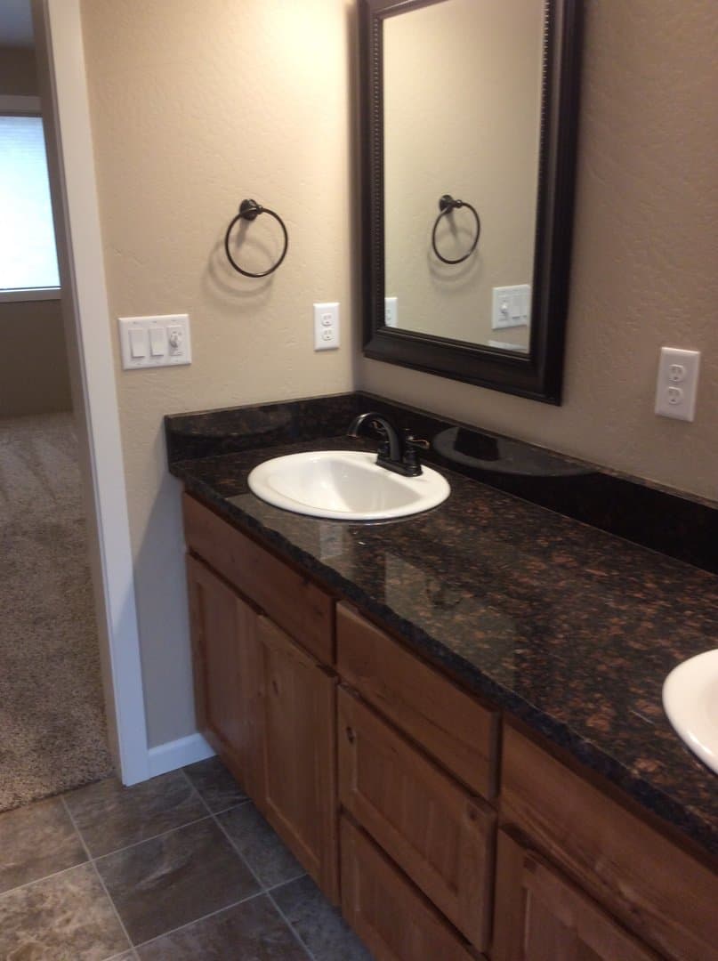 Grants Pass House: 201 SE Briggs Way