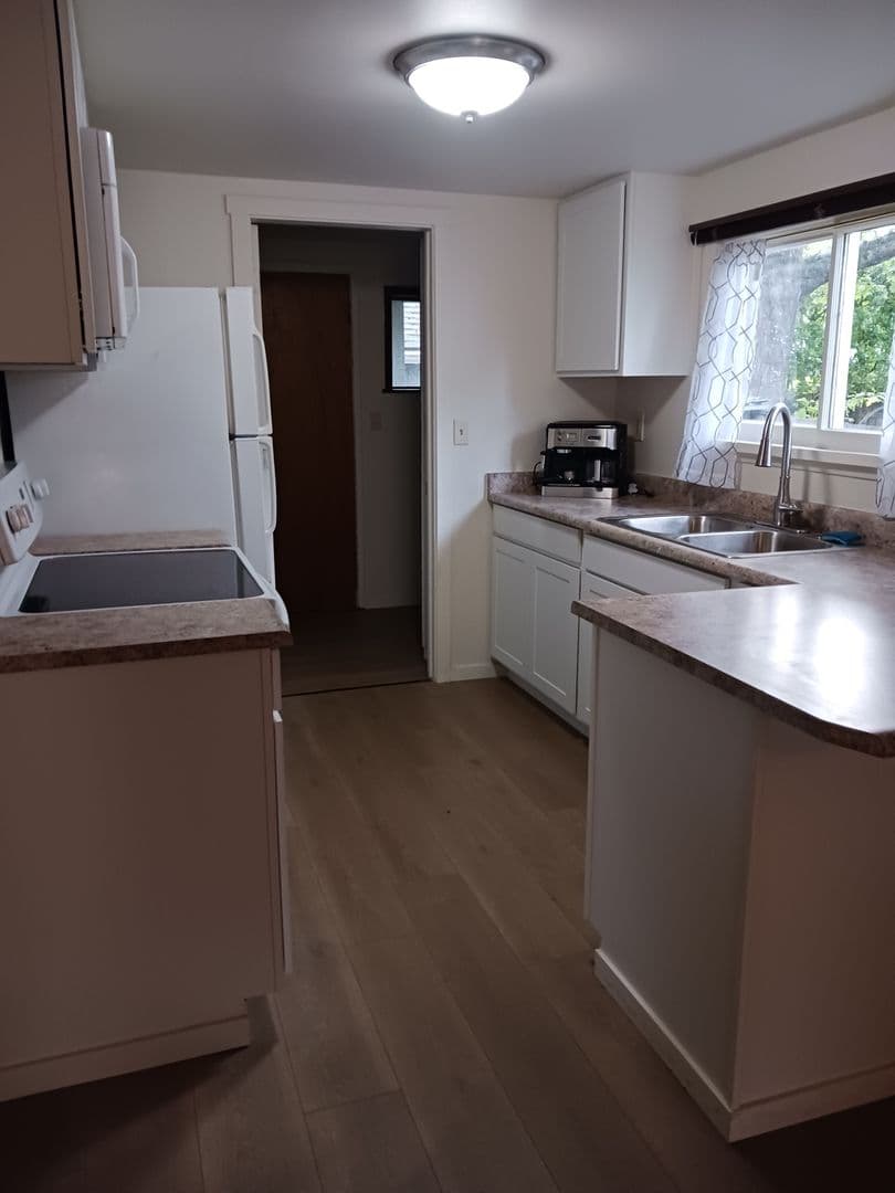 Grants Pass Apartment: 508 NW C Street