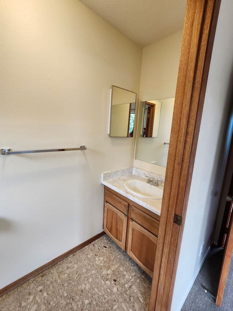 Kamuela Apartment: 62-2436 A Kawaihae Rd - Waimea Landmark Estates