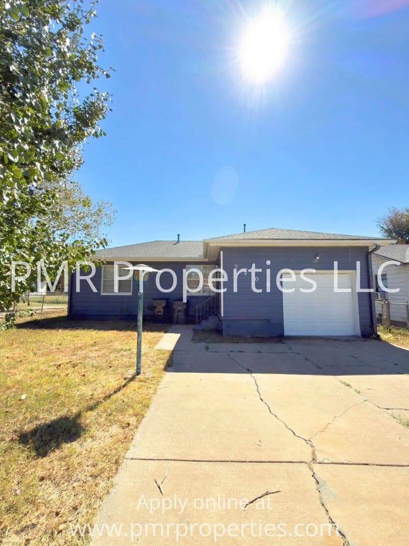 Lawton House: 2406 NW Lindy Ave