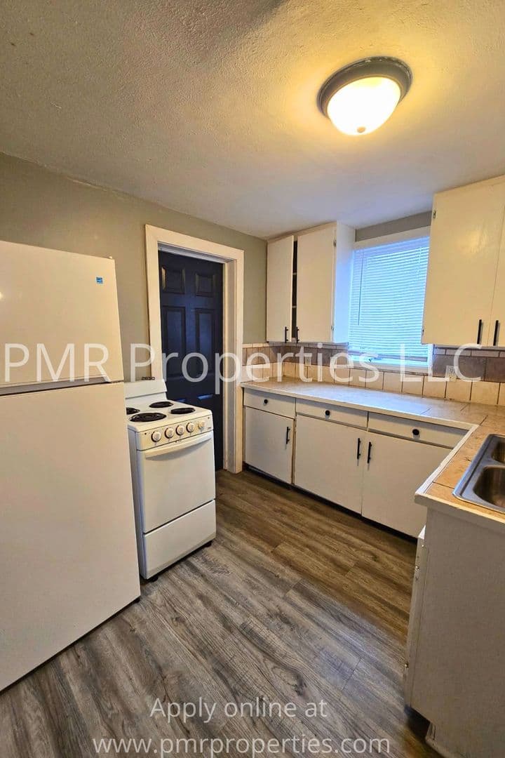 Council Bluffs Apartment: 823 3rd Ave
