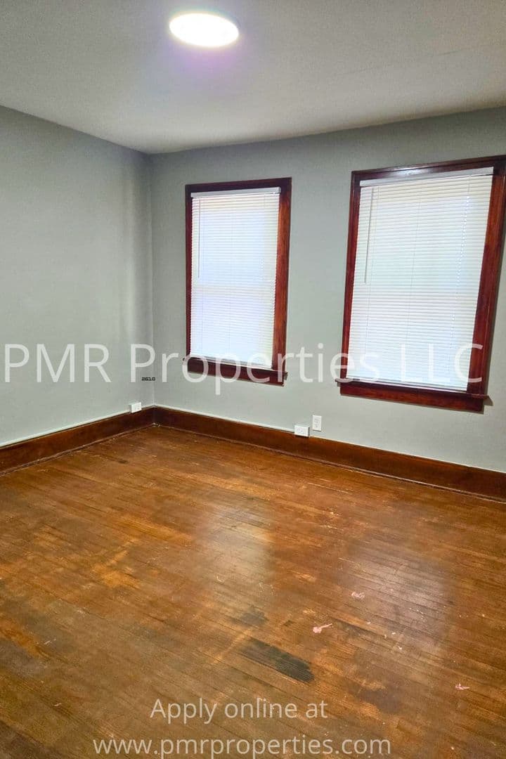 Council Bluffs Apartment: 118 Platner Street