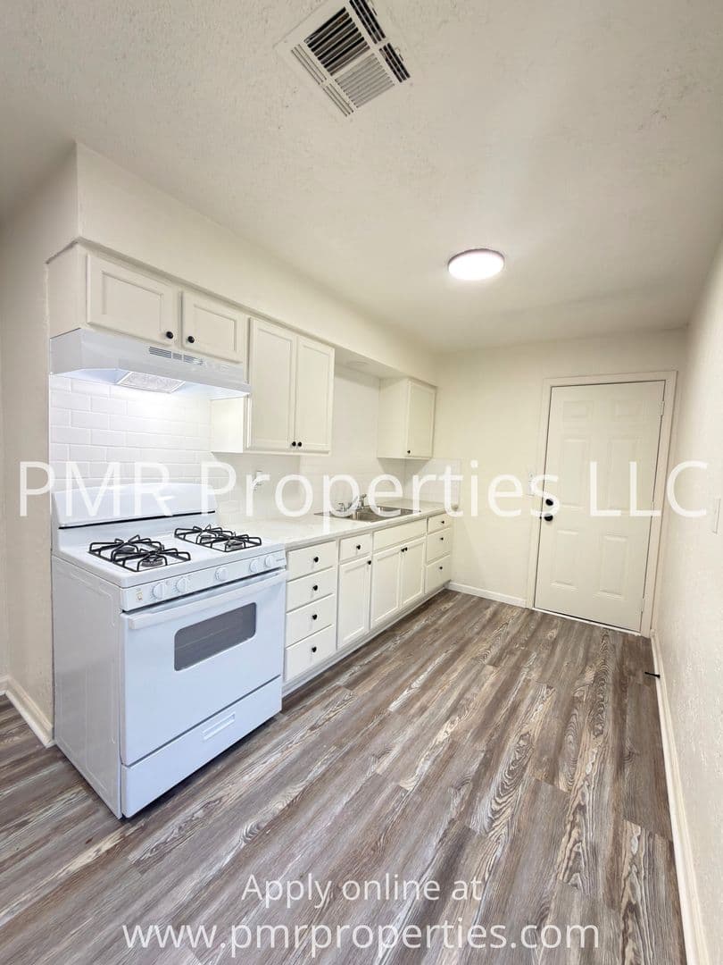 Lawton House: 708 NW 34th Street