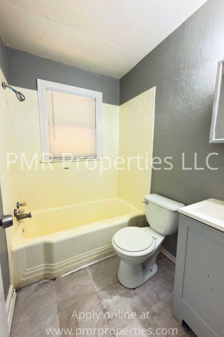 Lawton Apartment: 209 NW 6th Street