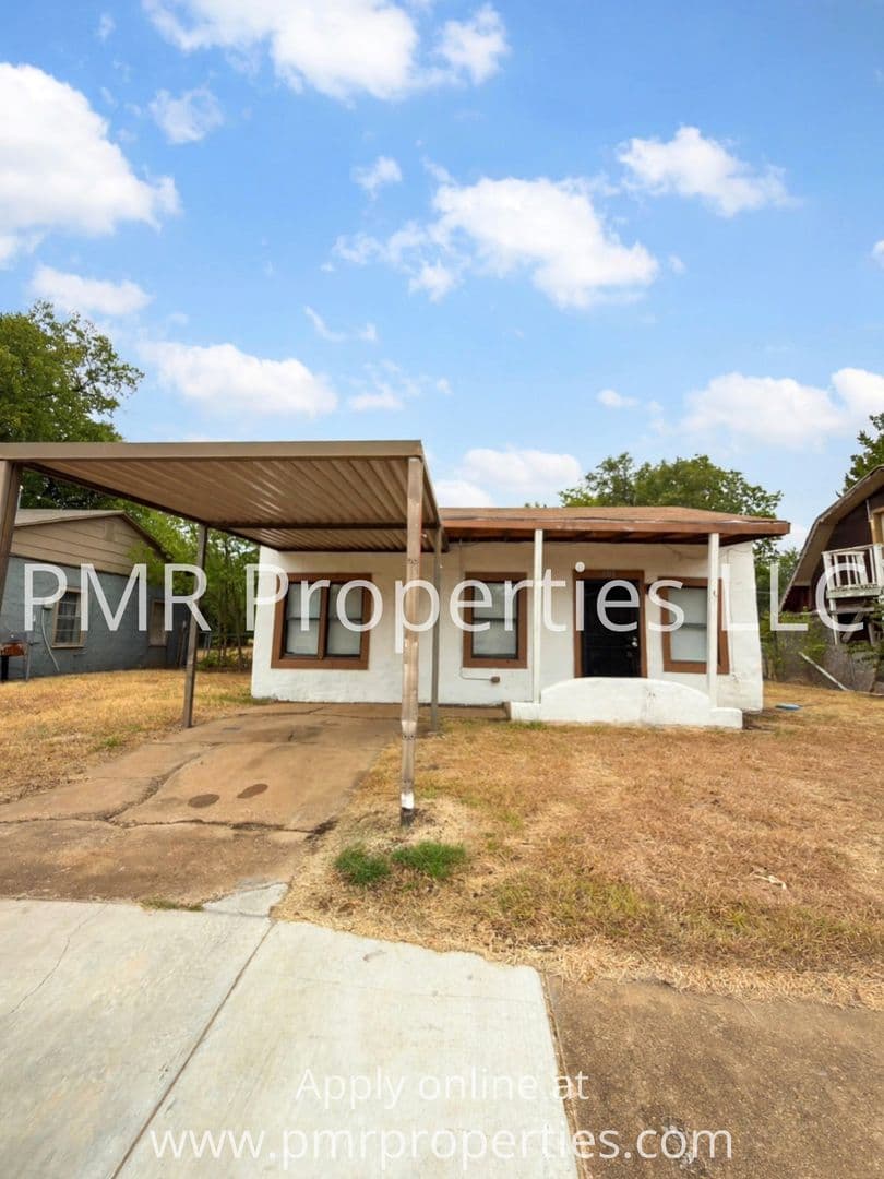 Lawton House: 1211 NW Lincoln Ave