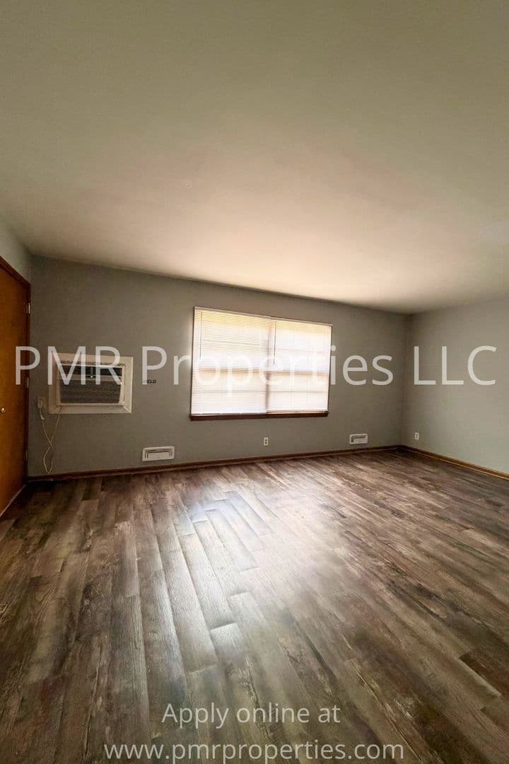 Omaha Apartment: 4512 Bedford Ave