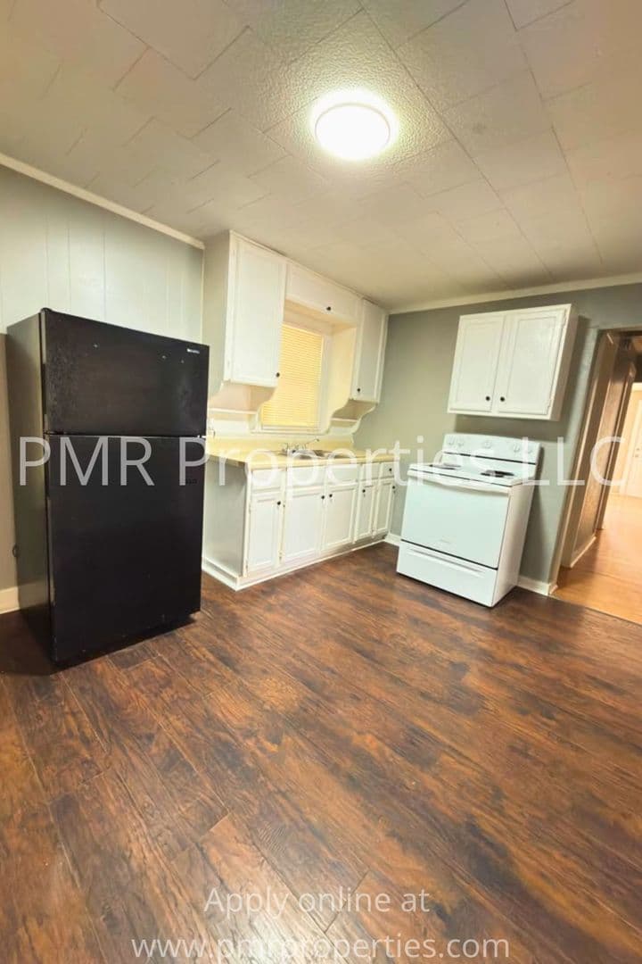 Lawton Apartment: 209 NW 6th Street