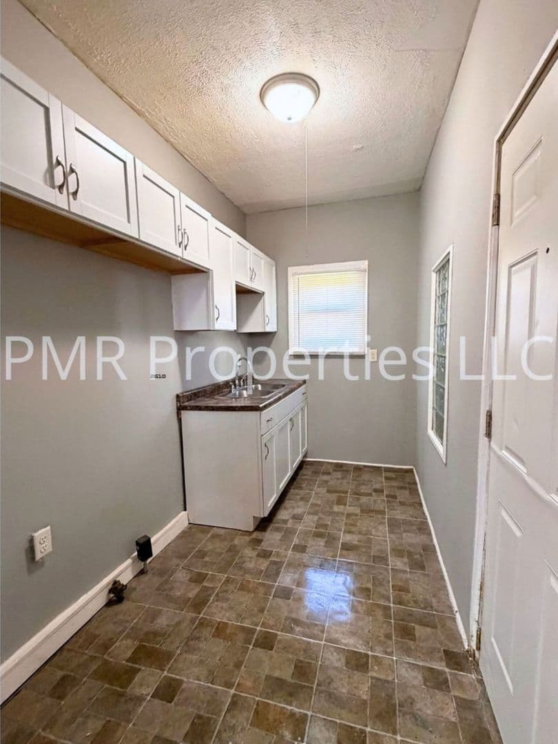 Omaha House: 5922 North 28th Avenue