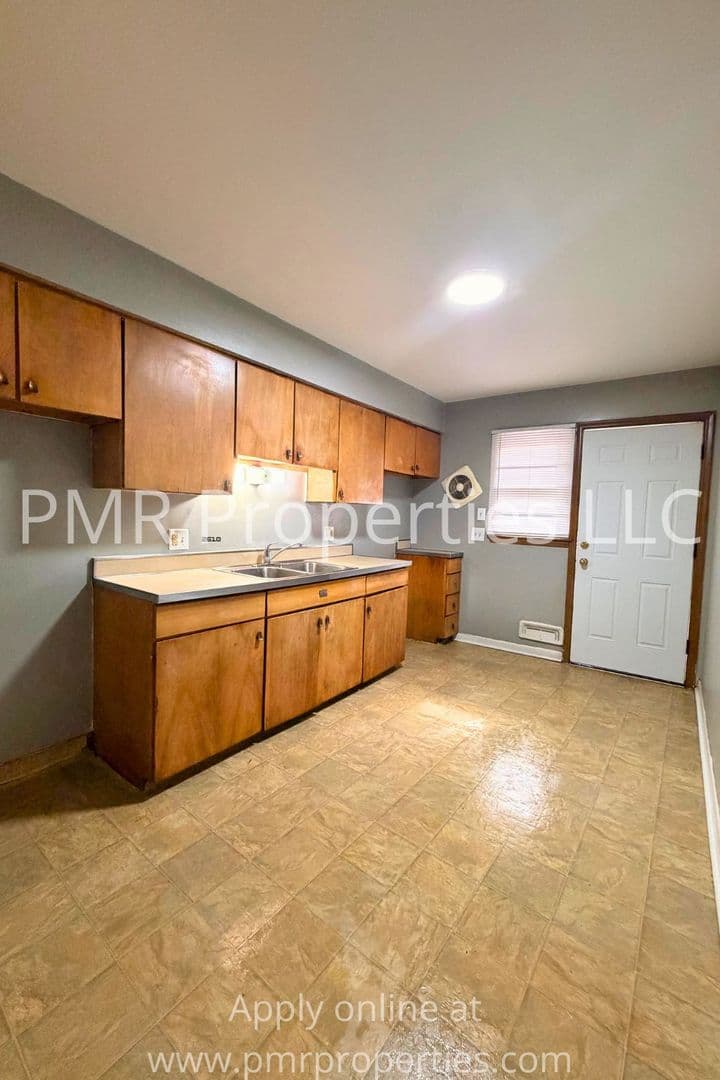 Omaha Apartment: 4512 Bedford Ave