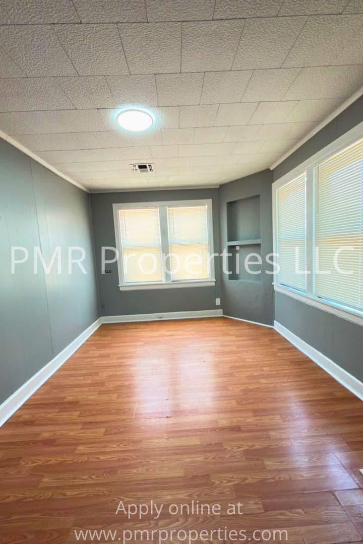 Lawton Apartment: 209 NW 6th Street