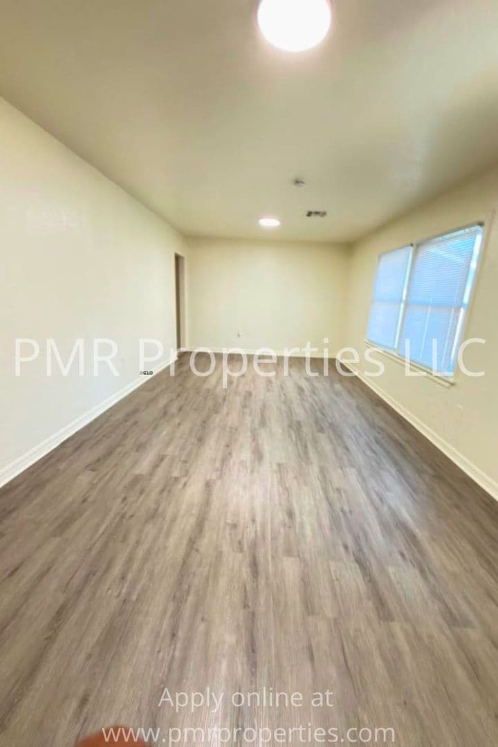 Lawton House: 2146 NW Lincoln Ave