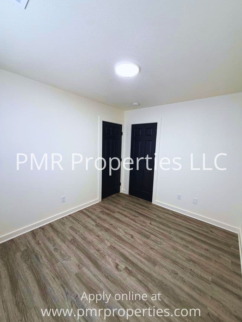 Saint Joseph House: 909 S 15th Str