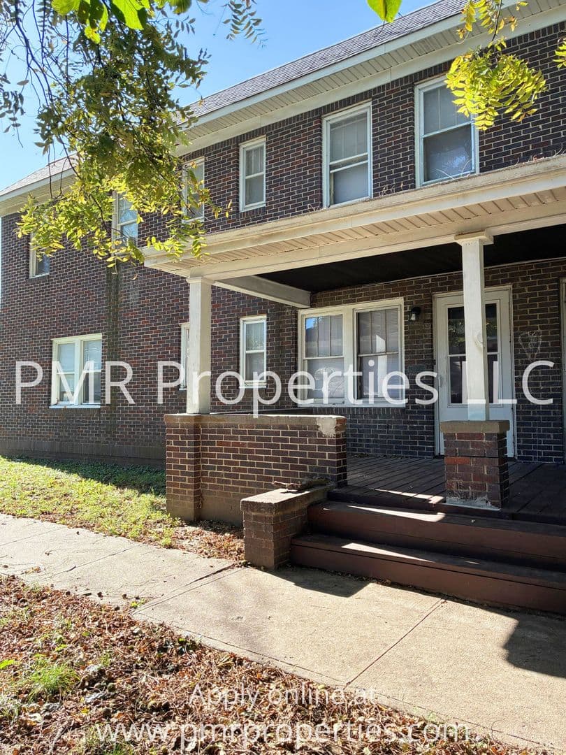 Council Bluffs Apartment: 118 Platner Street
