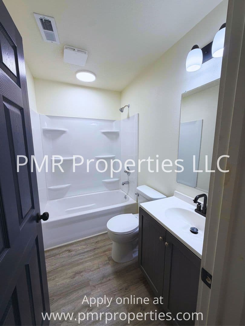 Saint Joseph House: 909 S 15th Str
