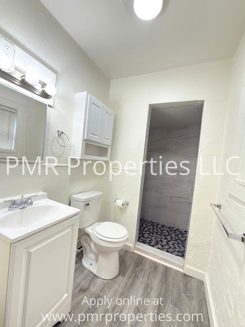 Lawton House: 1211 NW Lincoln Ave