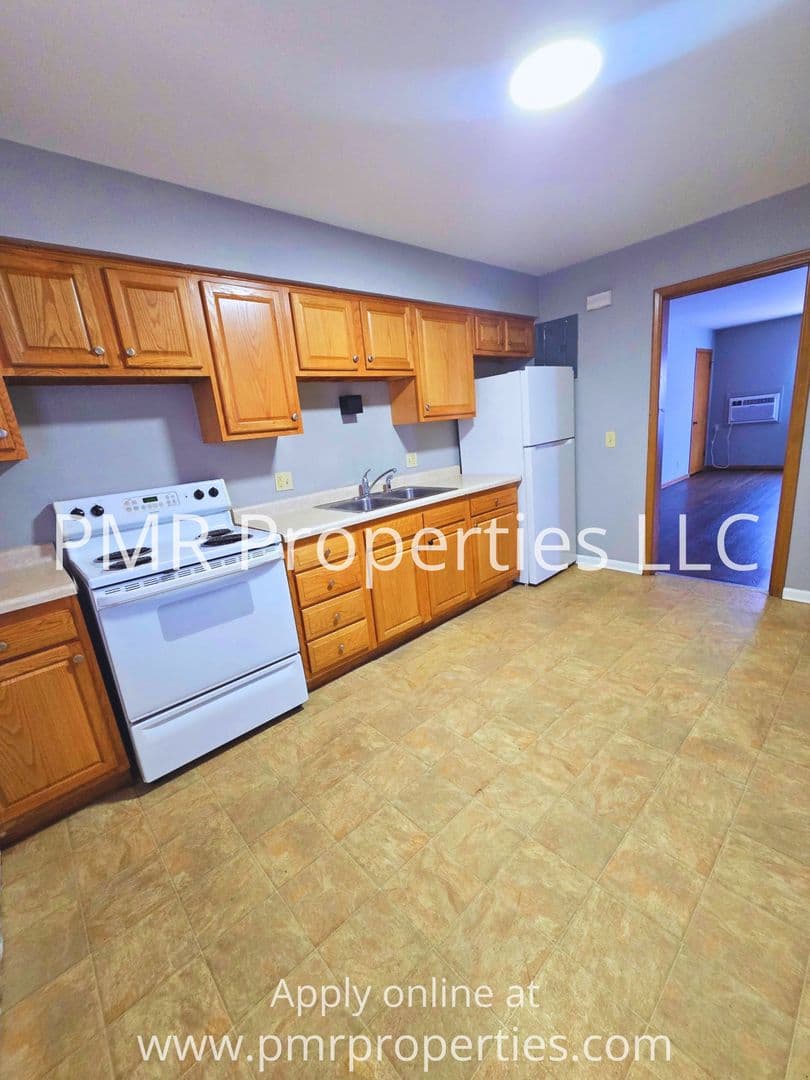 Omaha Apartment: 4512 Bedford Ave