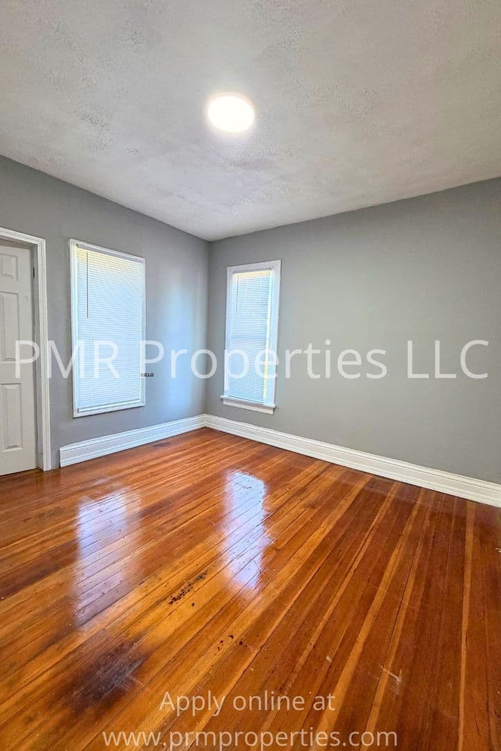 Omaha House: 5922 North 28th Avenue