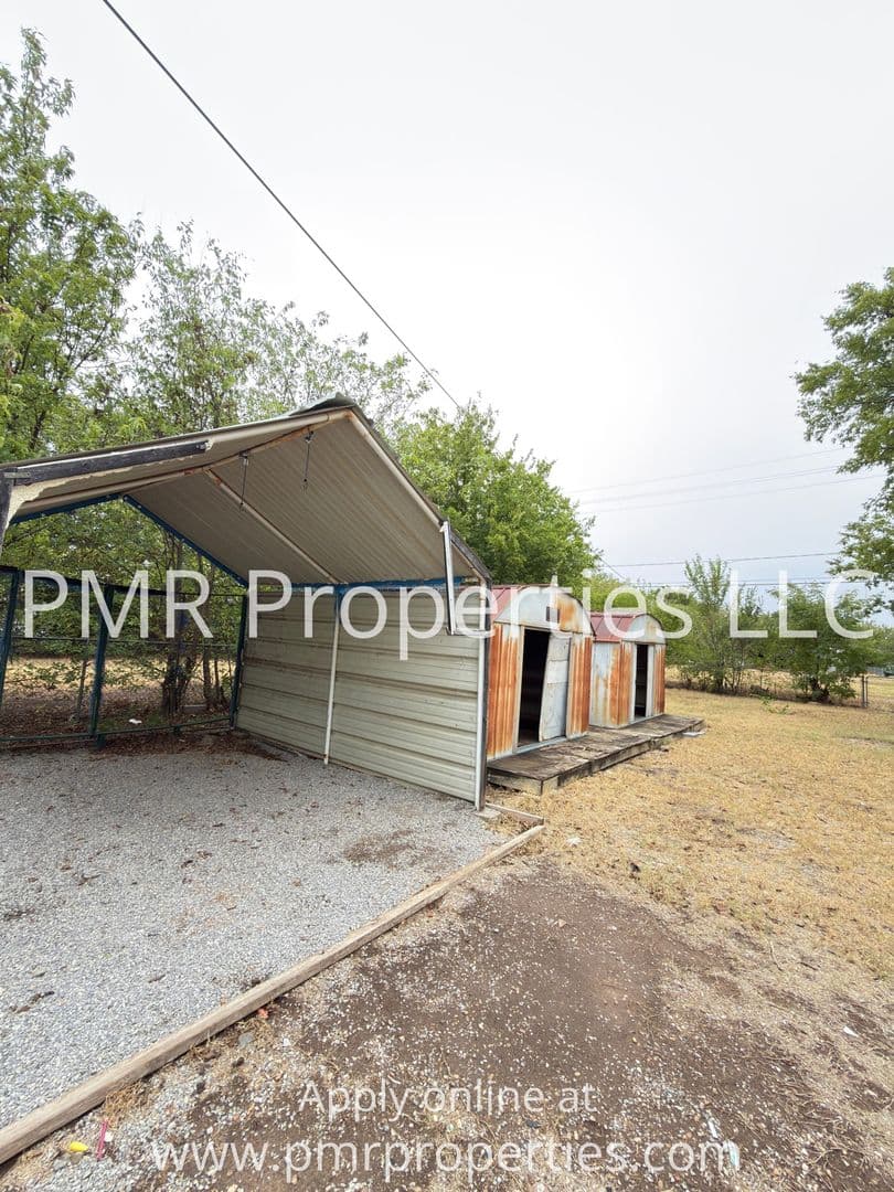 Lawton House: 1211 NW Lincoln Ave
