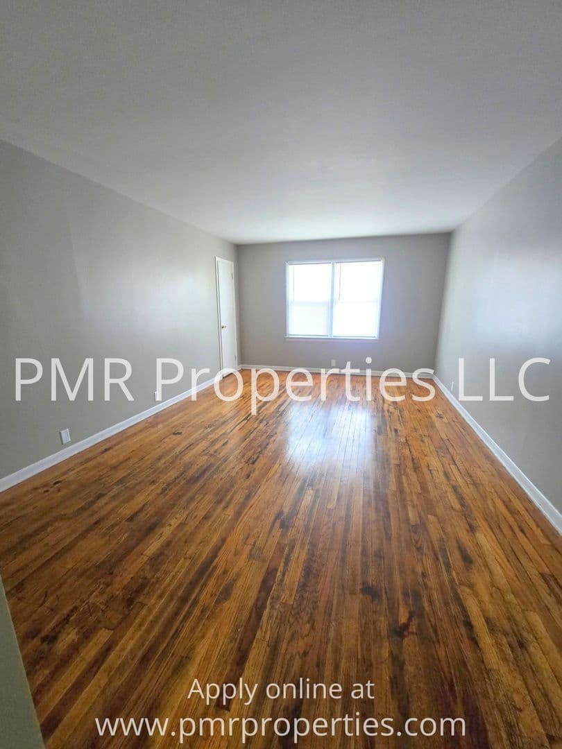 Council Bluffs Apartment: 14 N 35th Street