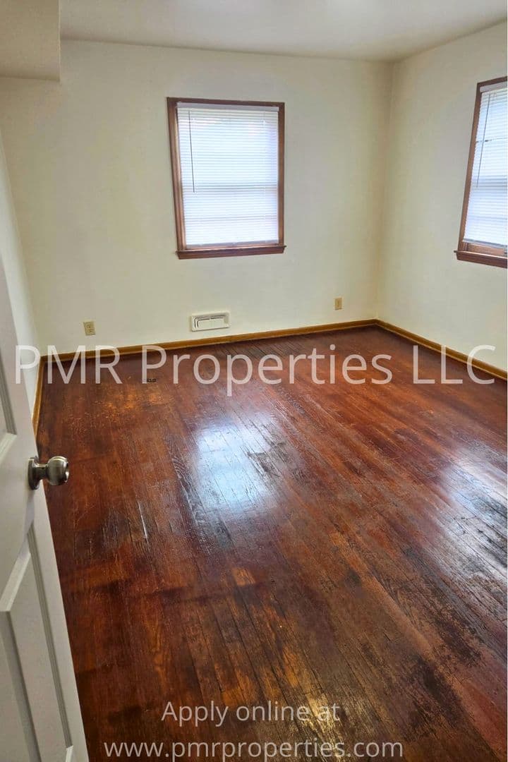 Omaha Apartment: 4512 Bedford Ave